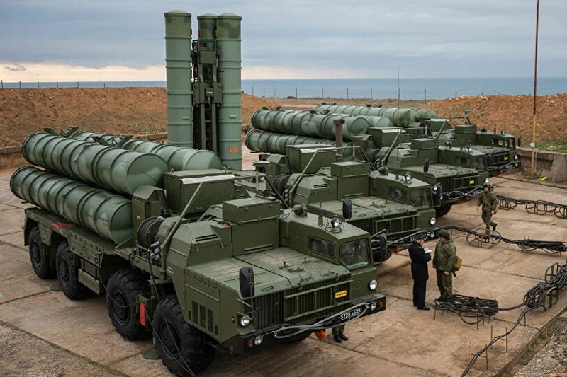 Hệ thống vũ khí phòng không S-400 của Nga.