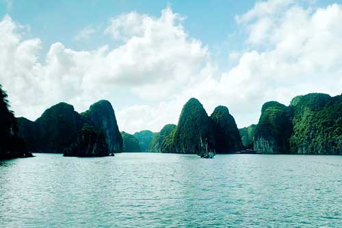 Chiêm ngưỡng vẻ đẹp lãng mạn của Vịnh Lan Hạ, Cát Bà