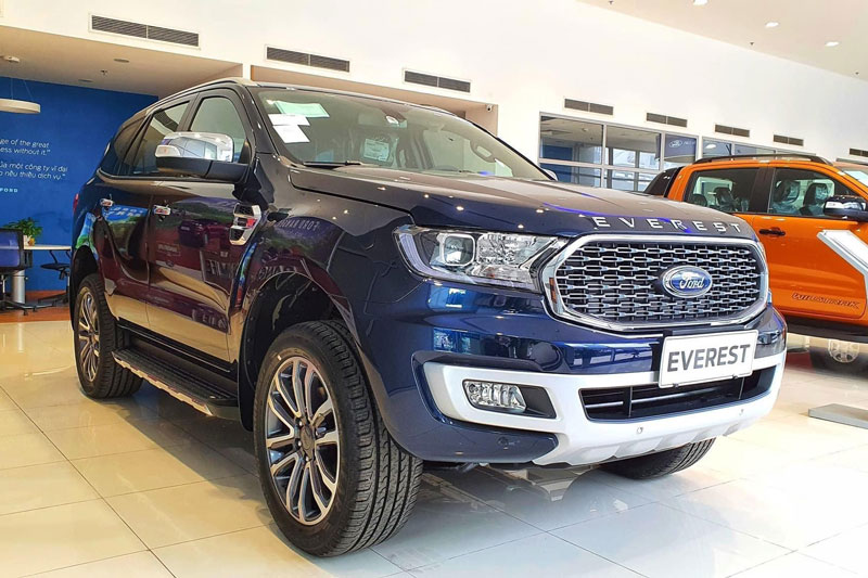 Ford Everest giảm giá hơn 80 triệu tại đại lý, quyết giành thị phần với Hyundai Santa Fe