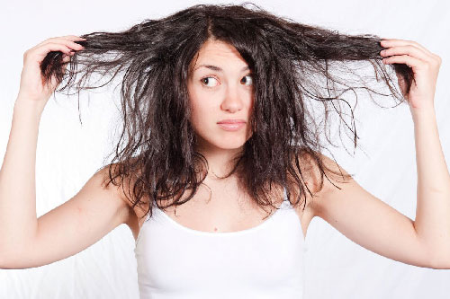 Ngăn tình trạng tóc bết dầu trong ngày nắng nóng