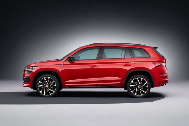 Đối thủ của Hyundai Santa Fe chốt giá hơn 900 triệu đồng