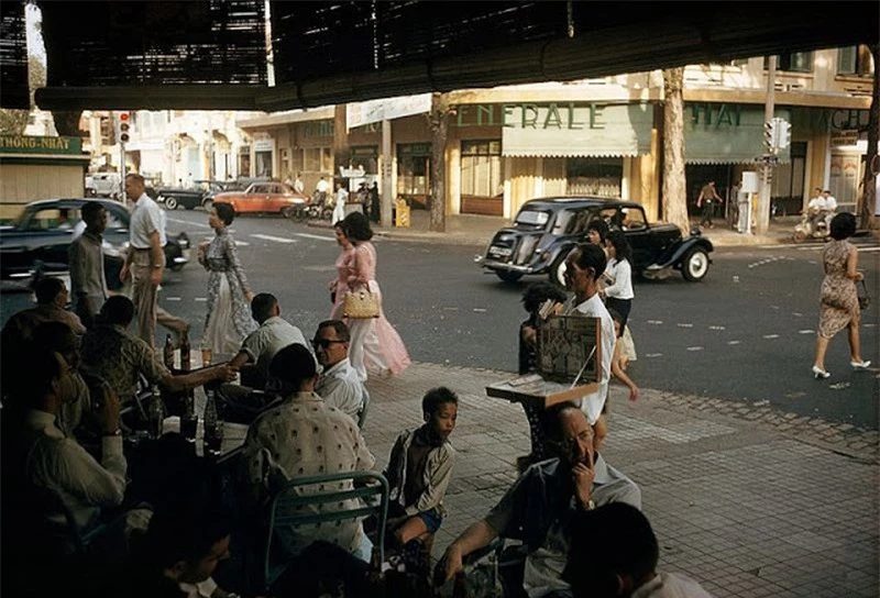 Bo anh hiem Sai Gon nhung nam 1960: Binh di, moc mac