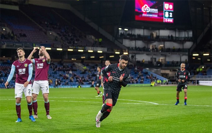 Oxlade-Chamberlain ấn định tỷ số 3-0 trận Burnley vs Liverpool ở phút 88