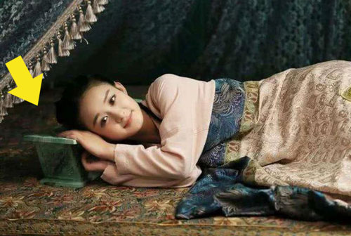 Vì sao người xưa không dùng gối bông êm ái mà thích gối đầu vào... sứ?