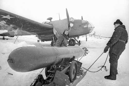 Thế chiến II dưới ống kính nhiếp ảnh gia huyền thoại Yevgeny Khaldei