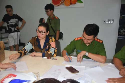 Công an thị xã Phú Mỹ làm việc với bà Lâm Thị Thu Trà.