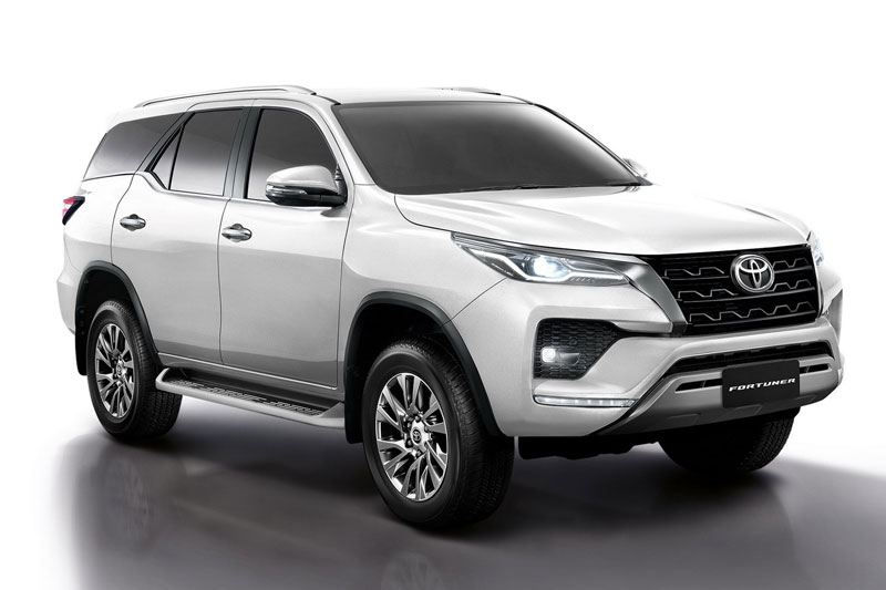 Tầm giá 1,3 tỷ đồng, chọn mua ôtô nào phù hợp? 