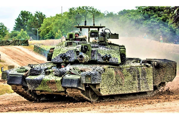 Xe tăng Challenger 2.