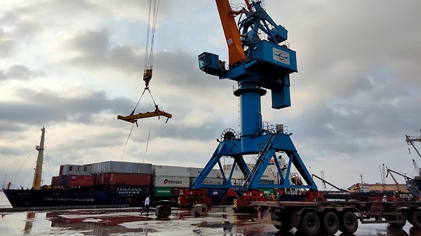 Hà Tĩnh: Hỗ trợ 200 triệu đồng cho mỗi chuyến tàu cập cảng Vũng Áng