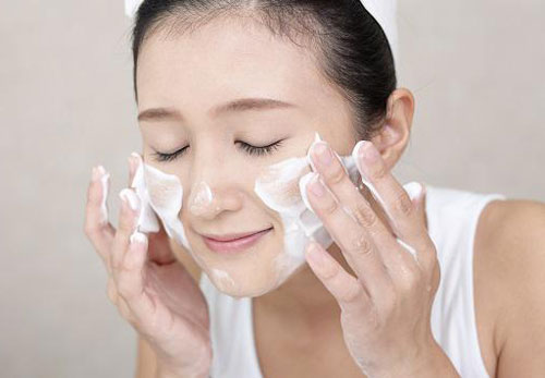 3 sai lầm khi lầm khi làm sạch da mặt