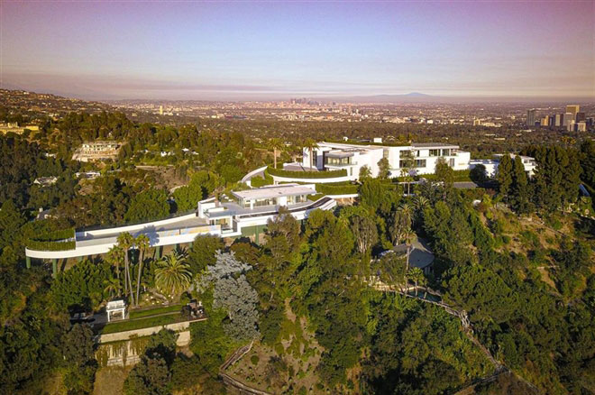 'Đột nhập' siêu biệt thự đắt nhất hành tinh trị giá 500 triệu USD?