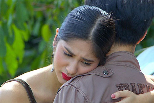 Đồng loạt bị thả "phẫn nộ" trên Facebook, em dò tìm "thủ phạm" để rồi rụng rời khi biết người đứng sau mọi chuyện