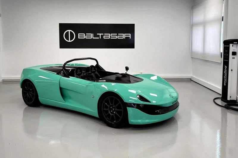 Khám phá siêu xe điện mui trần giá hơn 6 tỷ đồng