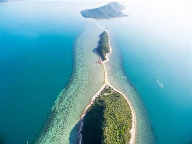 Vẻ đẹp độc đáo của vịnh Vân Phong