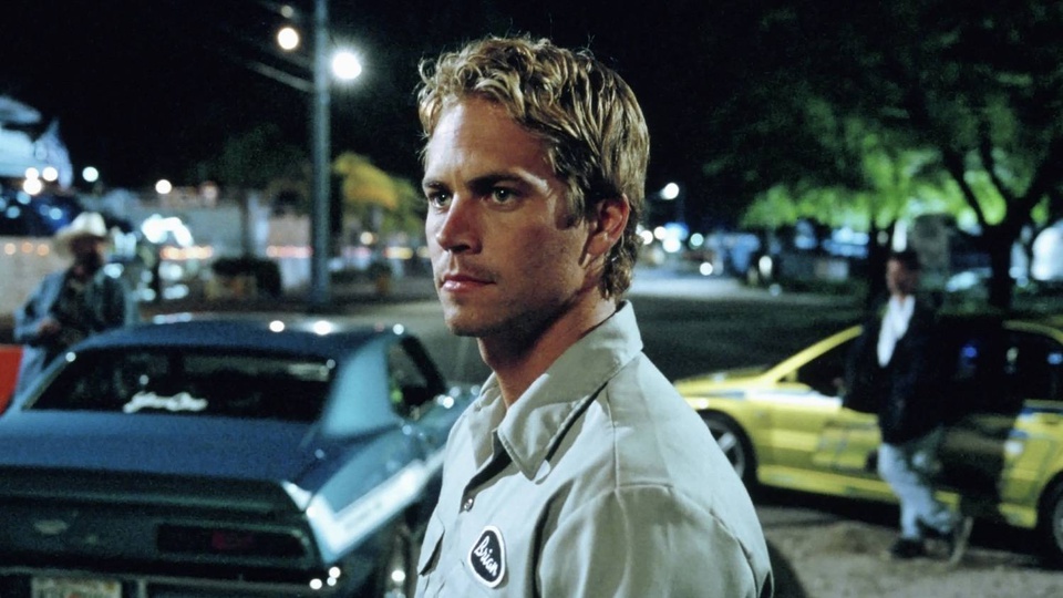 9. 2 Fast 2 Furious (2003) là bộ phim thứ hai của thương hiệu The Fast and The Furious (F&F) và là bộ phim duy nhất không có mặt Vin Diesel. Phim tập trung vào nhân vật Paul Walker - cựu cảnh sát LAPD Brian O'Conner. Sau khi trốn chạy đến Miami, O'Conner và Roman Pearce (Tyrese Gibson đóng) phải hoạt động bí mật cho Cục Hải quan Mỹ để hạ gục trùm ma túy Cole Hauser, xóa bỏ án tích của chính mình. Trong bài viết được đăng tải ngày 13/5, SCMP cho rằng nội dung và tình tiết của phần phim không quá hấp dẫn. Ảnh: HBO.