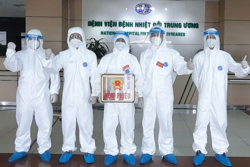 Bầu cử trong tâm dịch COVID-19: Ngập tràn tự hào, nghiêm túc tuân thủ quy định phòng dịch