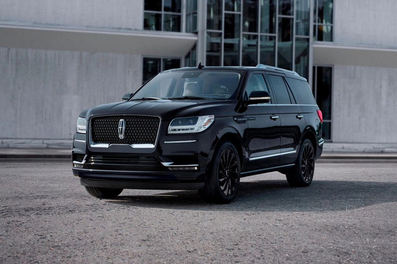 1. Lincoln Navigator 2021 (giá khởi điểm: 76.185 USD, điểm tổng thể: 8,7/10).