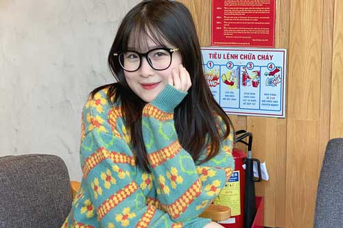 Tưởng Rich kid Việt chỉ biết khoe đồ hiệu, ai ngờ cô nàng này mới 14 tuổi đã quản lý cả chục nhân viên, xem thành tích học tập càng "xỉu lên xỉu xuống"