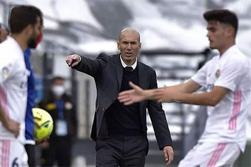 Zidane nói gì sau khi Real trắng tay?