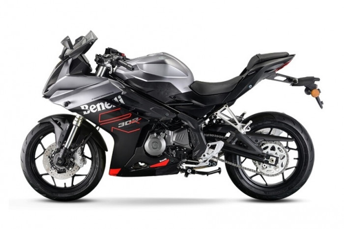 Khám phá môtô Benelli Tornado 302R 2021, giá 95 triệu đồng