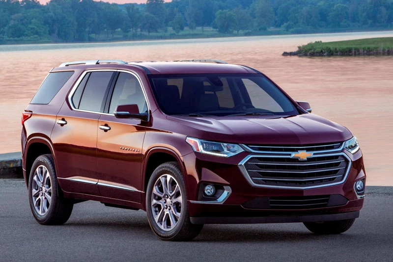 4. Chevrolet Traverse 2021 (giá khởi điểm: 29.800 USD, điểm tổng thể: 8,4/10).