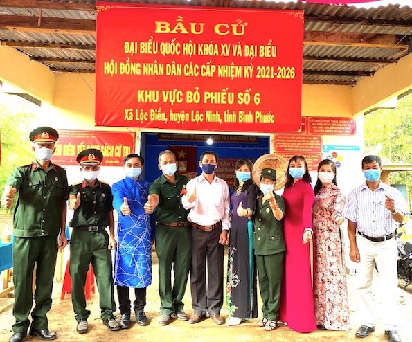 Bình Phước: Sắc áo dài rực rỡ vùng biên cương ngày bầu cử