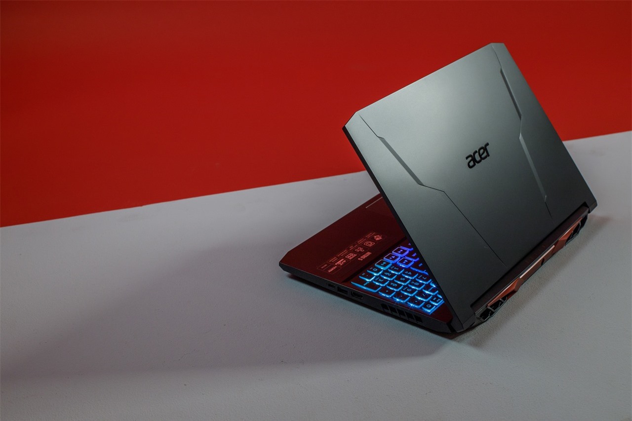 Acer Nitro 5 2021 lên kệ: laptop đầu tiên tại Việt Nam trang bị CPU Intel Core i Gen 11 dòng H, giá từ 23,49 triệu đồng