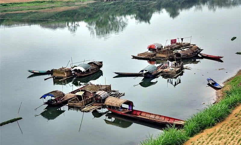 Sông Lường dài 325 km, phần chảy ở Việt Nam là 160 km. Nó chảy qua các huyện Quế Phong (Nghệ An); Thường Xuân, Thọ Xuân (Thanh Hóa). Ảnh: Che Trung Hieu.