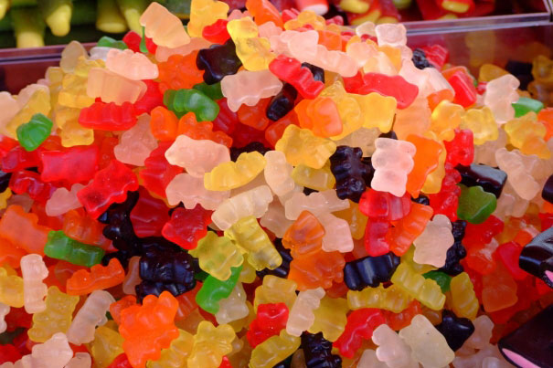 Chỉ mặt 6 món ăn "tắm phụ gia" độc nhất mẹ chớ con ăn kẻo hại sức khỏe