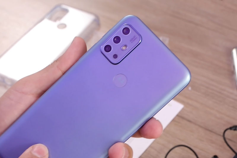 Smartphone chống nước, 4 camera sau, màn hình 90Hz, giá ‘mềm’