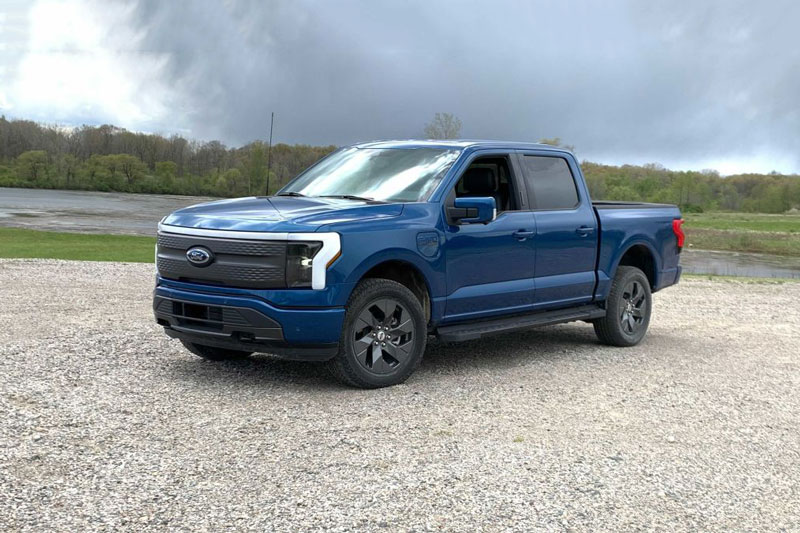 Khám phá xe bán tải chạy điện Ford F-150 Lightning: Công suất 563 mã lực, giá hơn 900 triệu