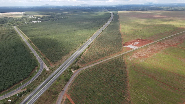Đường tỉnh 769 (bên trái) là tuyến đường đóng vai trò giải tỏa áp lực giao thông khi sân bay Long Thành đi vào khai thác cũng như kết nối các khu công nghiệp Dầu Giây, Lộc An - Bình Sơn.