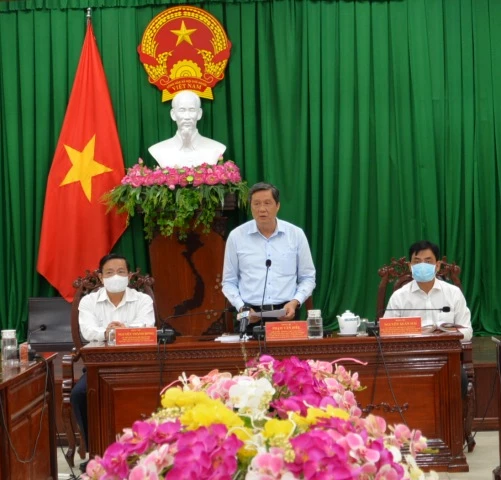ông Phạm văn Hiểu m Chủ tịch Hội đồng bầu cử TP Cần Thơ báo cáo tình hình bầu cử 
