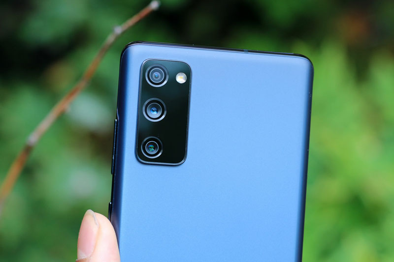 Samsung Galaxy S20 FE chip Snapdragon 865 giảm giá 3,5 triệu đồng tại Việt Nam