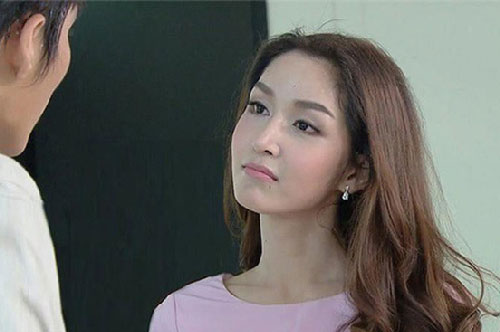 Chồng keo kiệt nhất quyết không cho bật điều hòa vì tiếc tiền điện, ngay hôm sau anh vã mồ hôi do phải ngủ vật vờ ở ghế sofa