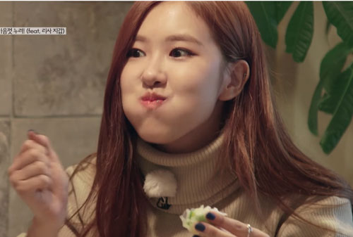 CLIP: Những idol Hàn Quốc 'đổ gục' trước món ăn đường phố Việt Nam