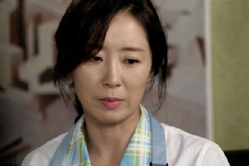 Anh trai mua nhà 4 tỷ và để mình chị dâu đứng tên, mẹ tôi thắc mắc lý do và câu trả lời của anh khiến bà lên cơn đau tim