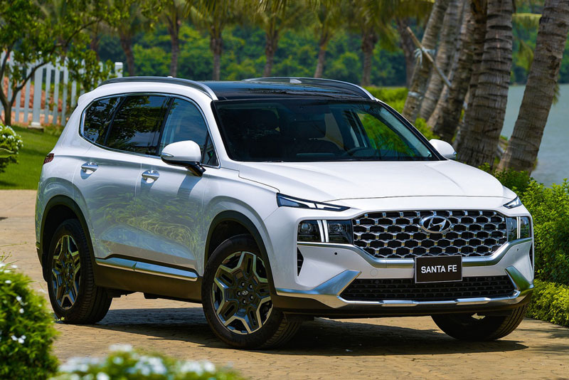So sánh Hyundai Santa Fe 2021 với Toyota Fortuner