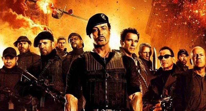 “The Expendables 2”: Khi đoàn phim thực hiện một cảnh cháy nổ ở Bulgaria, hai diễn viên đóng thếgốc Trung Quốc phải lao vào đám lửa cho một trận chiến đấu của các nhân vật. Tuy nhiên, vụ nổ tạo hiệu ứng quá lớn. Tất cả diễn viên tham gia cảnh này sau đó đều được đưa đi cấp cứu tại bệnh việnđịa phương Tokuda. Một người chết,vài người khác vẫn bất tỉnh.