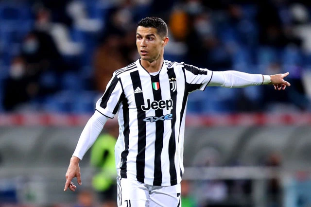 2. Cristiano Ronaldo (Juventus, tổng thu nhập: 120 triệu USD).