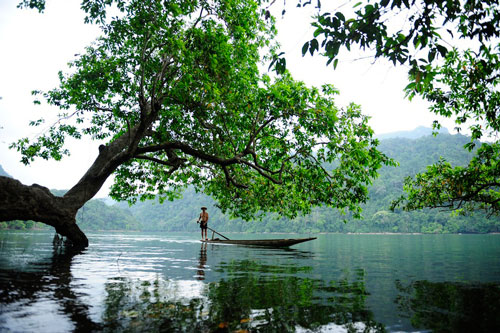 Những huyện mang tên hồ nước nổi tiếng ở Việt Nam