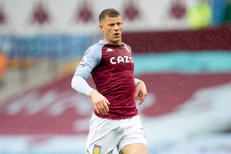 Tiền vệ trung tâm: Ross Barkley (Aston Villa).