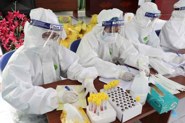 Khẩn cấp: Bắc Giang yêu cầu người dân không ra khỏi nhà