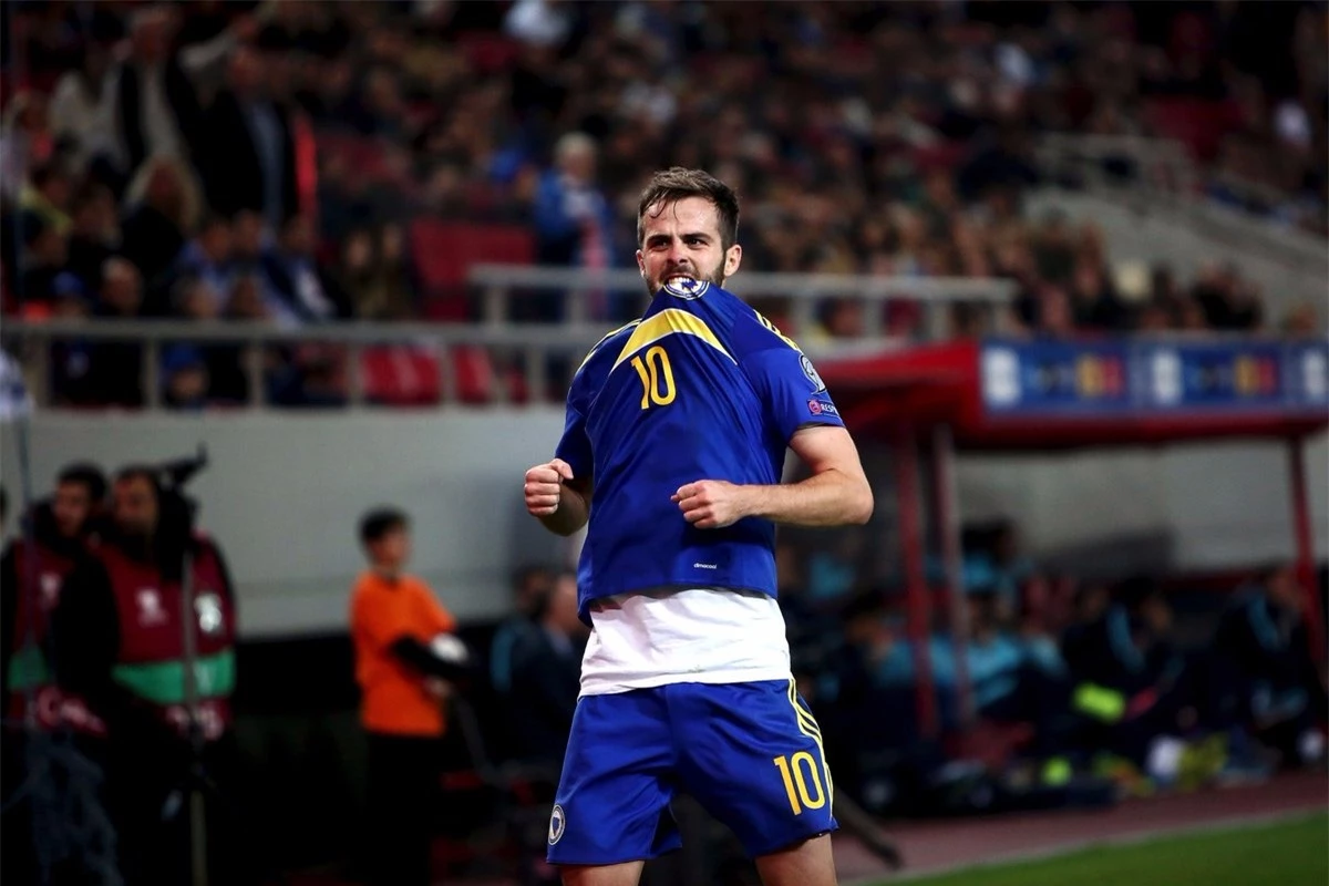 Tiền vệ: Miralem Pjanic (ĐT Bosnia &amp; Herzegovina không vượt qua vòng loại)