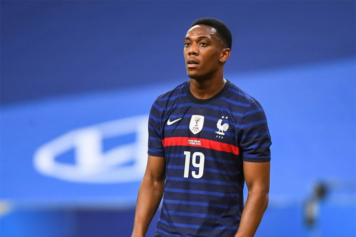 Tiền đạo: Anthony Martial (chấn thương, không được gọi lên ĐT Pháp)