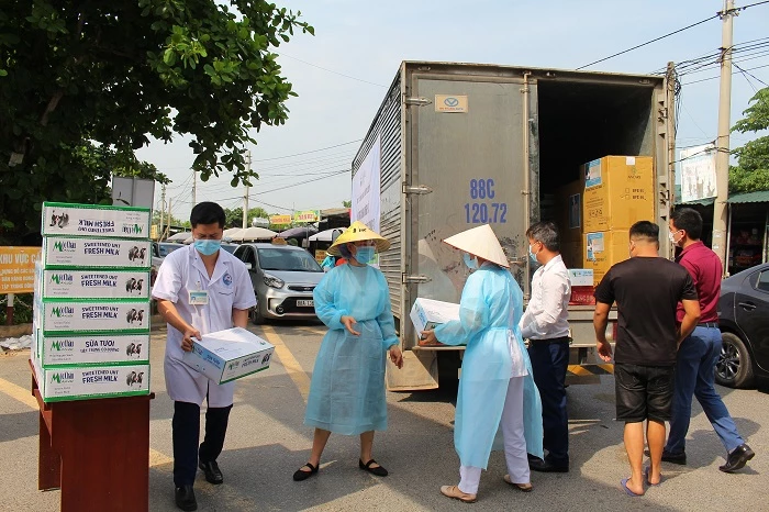 Các sản phẩm sữa tươi Mộc Châu Milk đã kịp thời tiếp sức cho người dân, trẻ em và lực lượng tuyến đầu phòng chống dịch Covid-19.