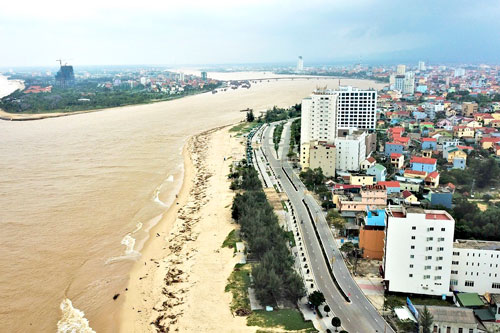 Nơi hẹp nhất theo chiều đông - tây của nước ta thuộc tỉnh nào?