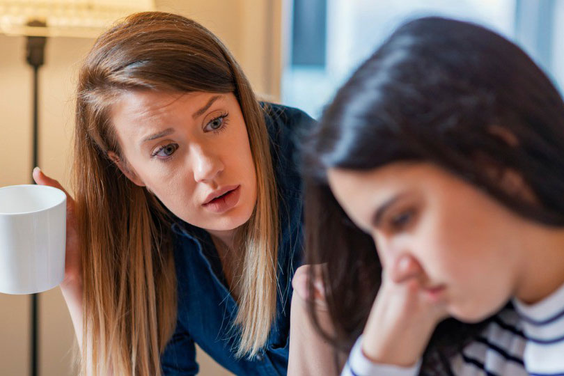 Con gái tuổi teen có hành động kỳ quặc khiến tôi lo lắng