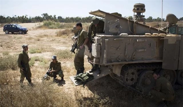 Hoan cai xe tang T-54/55 thanh xe boc thep cho quan, Israel khien ca the gioi kinh ngac-Hinh-12