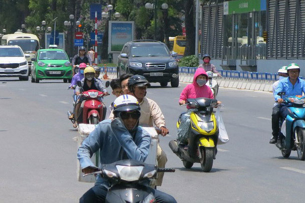 Hà Nội chịu ảnh hưởng của nhiều đợt mưa lớn kèm nắng nóng gay gắt trong tháng 6